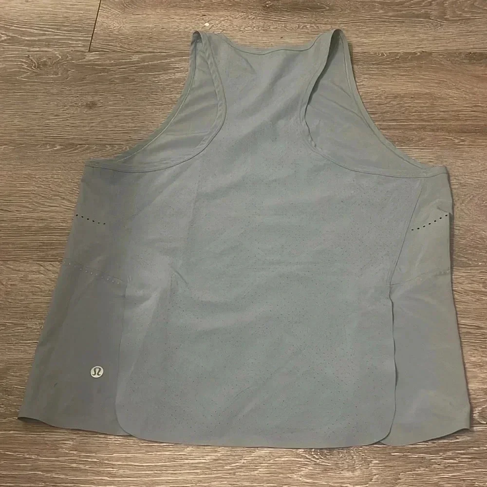 Lululemon Find Your Pace Ventilated Lightweight Running Tank Blue Cast medium